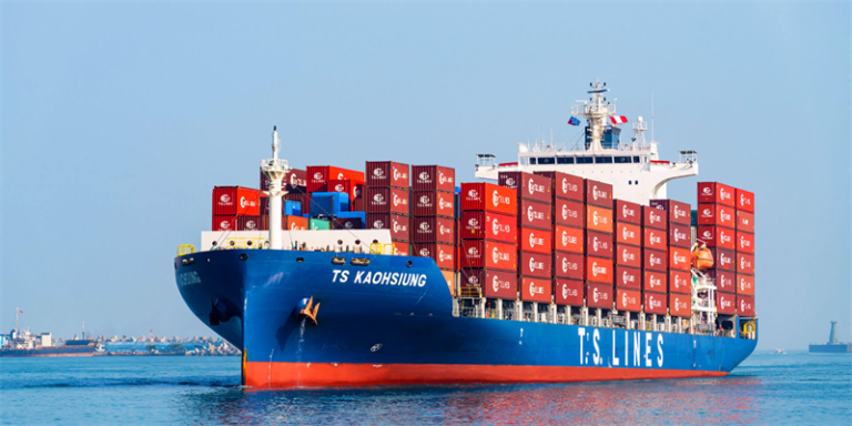 Emerging shipping companies and shipping giants are facing fierce competition